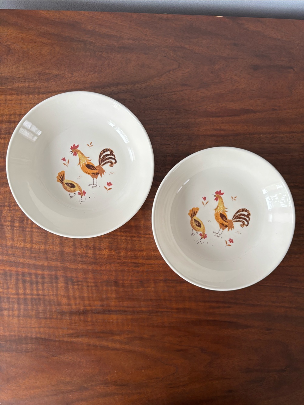 Pair of MCM Kitsch Taylor, Smith & Smith “Break O’ Day” Pattern Ceramic Bowls